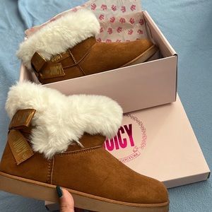 Juicy Couture Women’s Faux Fur Lined Winter Boots